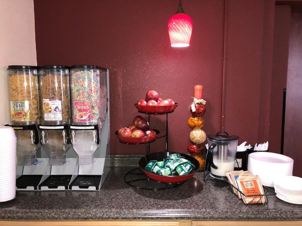 哈里森堡华美达酒店 外观 照片